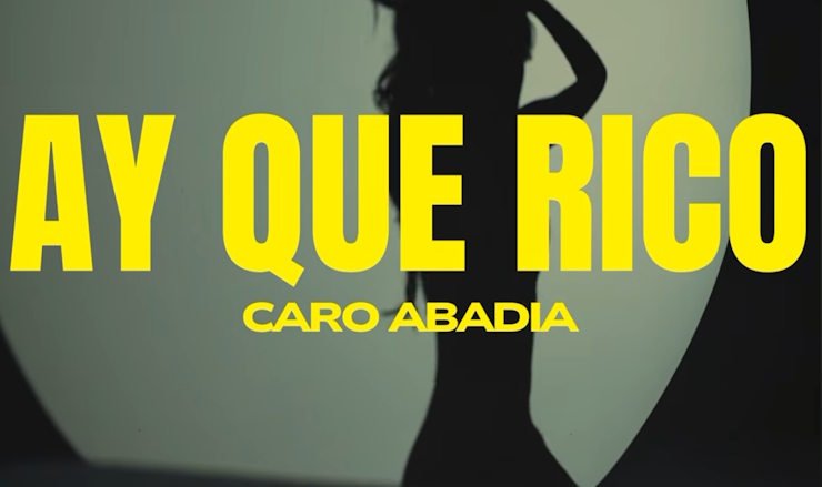 Caro Abadía presenta "Ay Que Rico" y reivindica el poder del amor propio