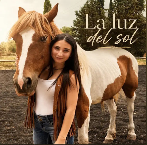 Henar estrena "La Luz del Sol": un himno de esperanza que transforma el desamor en un nuevo amanecer