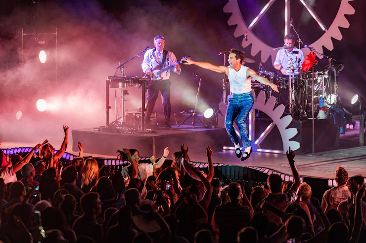 Mika llena de magia y libertad una noche inolvidable en Les Nits Occident