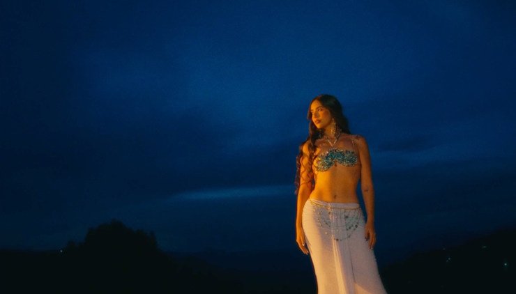 Ivana estrena "Que Novedad", una canción sobre volver a creer en el amor