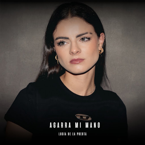 Lucía de la Puerta estrena 'Agarra mi mano', la joya de producción colectiva que consolida su proyecto musical con un mensaje de refugio y complicidad