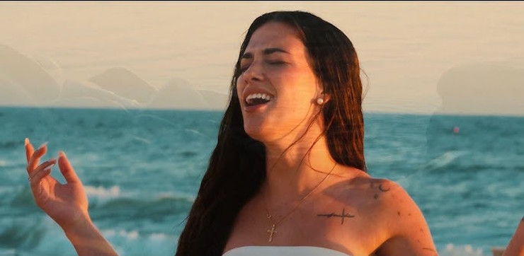 Nerea López estrena 'Cosas pequeñitas', la caricia del pop-folk que celebra la felicidad escondida en los detalles cotidianos