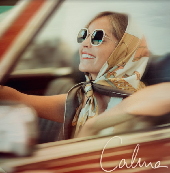 Sofia Ellar firma