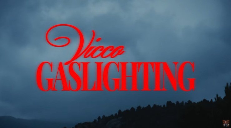 Vicco convierte la manipulación emocional en pop con "Gaslighting", su nuevo sencillo con estética de terror